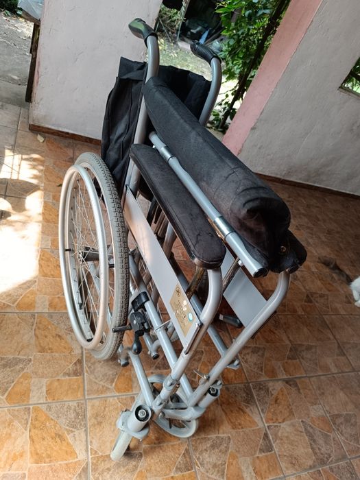 Инвалидная коляска