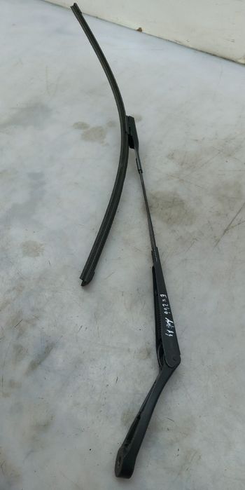 Haste / braço de escova limpa vidros frente esquerda AUDI A3 Sportback