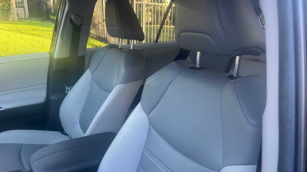 Toyota RAV4 Hybrid XSE      2021