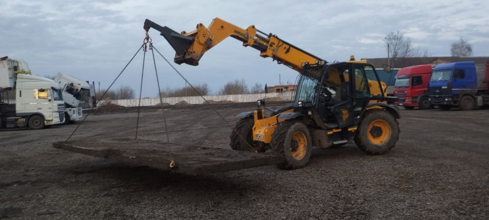 Послуги спецтехніки, риття котлованів, каналізації