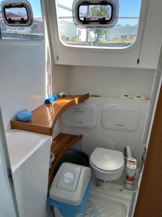 Zamienie  na camper / houseboot lub sprzedam łódź