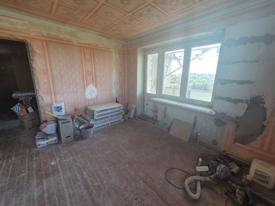 Продам 3-х кімнатну квартиру в центрі с.Войниха