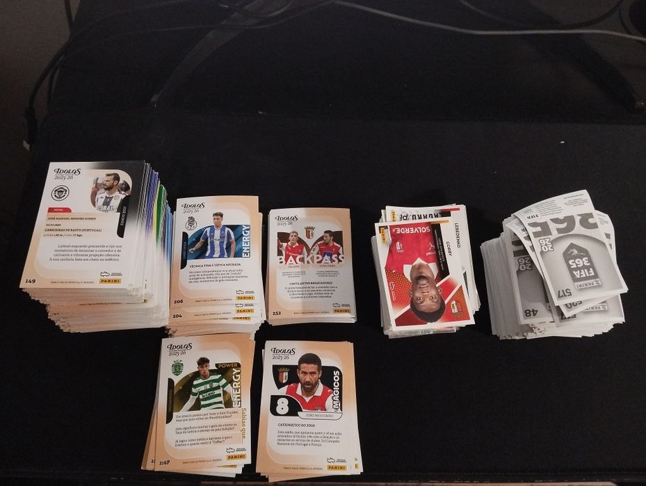 Troco e vendo Cartas e Cromos PANINI (Idolos,Liga Betclic, Fifa 365)