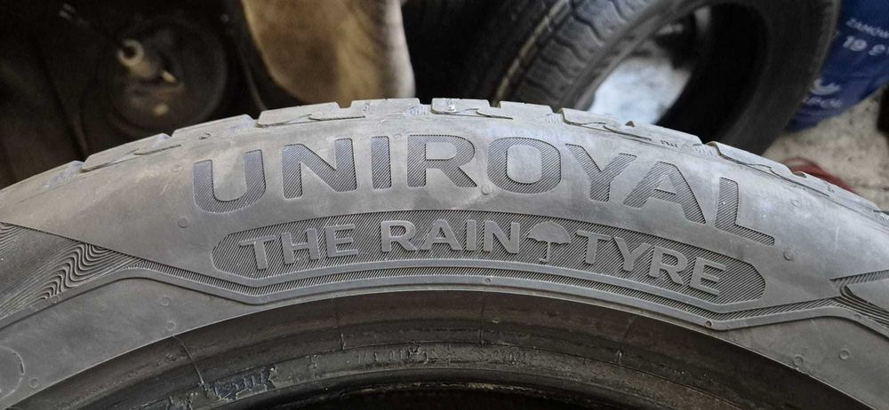 Sprzedam opony UniRoyal  215/55 R17