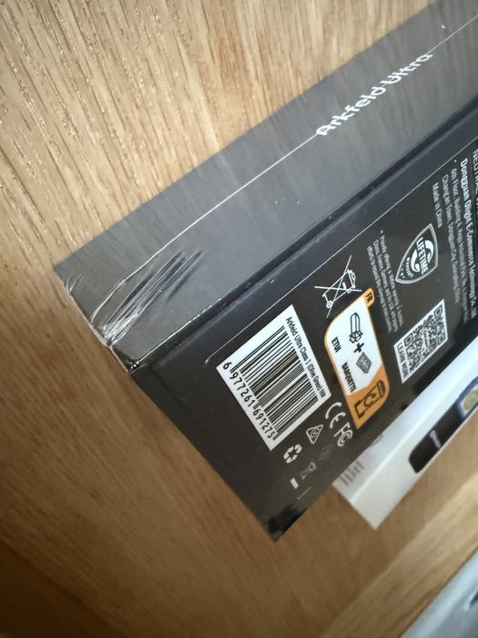 Latarka Olight Arkfeld Ultra + oclip gratis