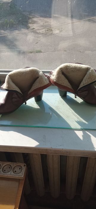 Продам черевики жіночі.