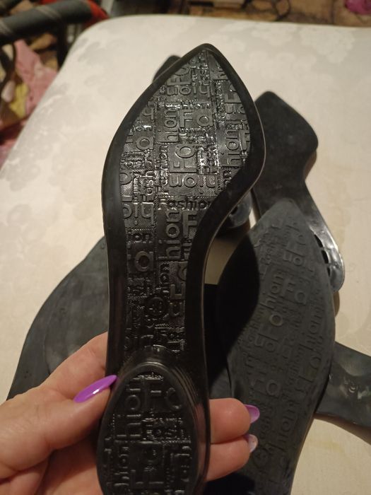 Продам подошву . .