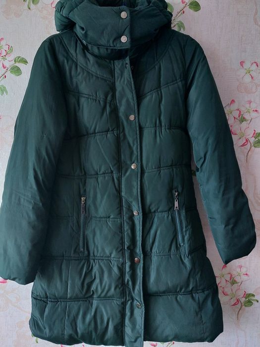 Пуховик женский темно зелёный