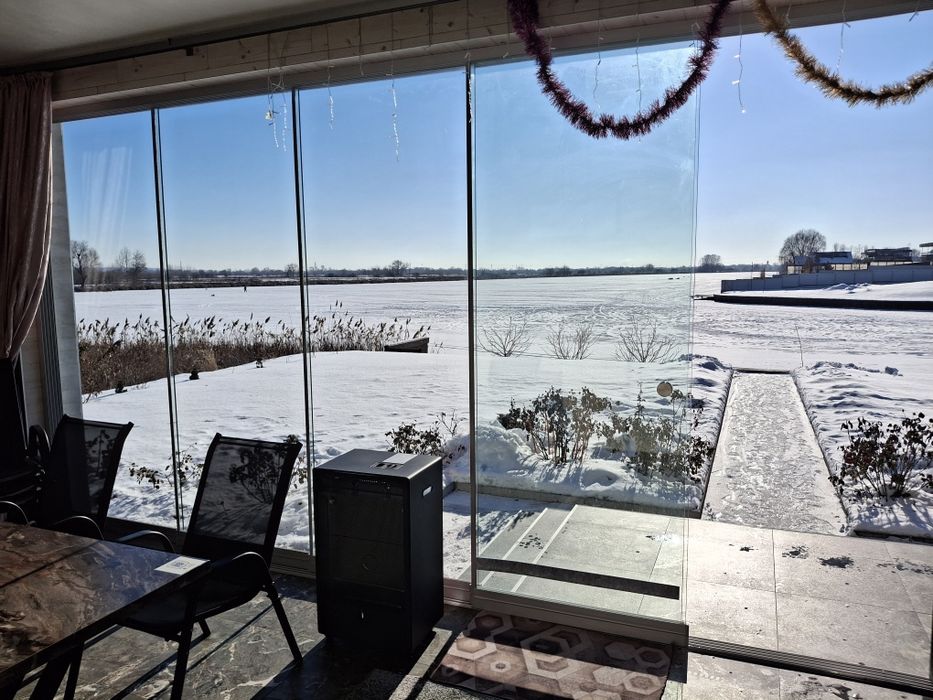 Сауна лазня баня(сольова)на дровах з виходом на воду.Електроенергія є