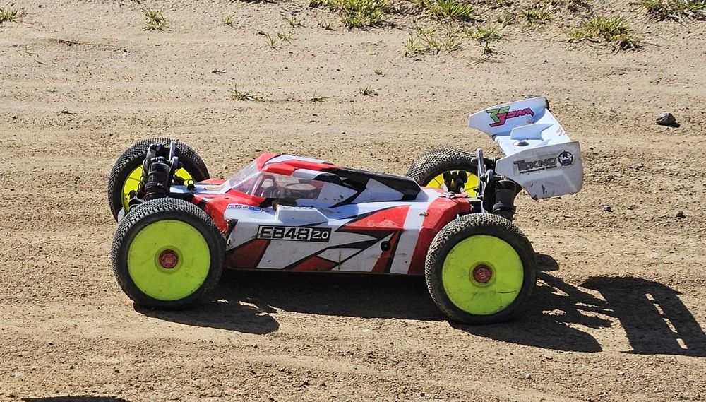 Model Zawodniczy RC Tekno EB48 2.0