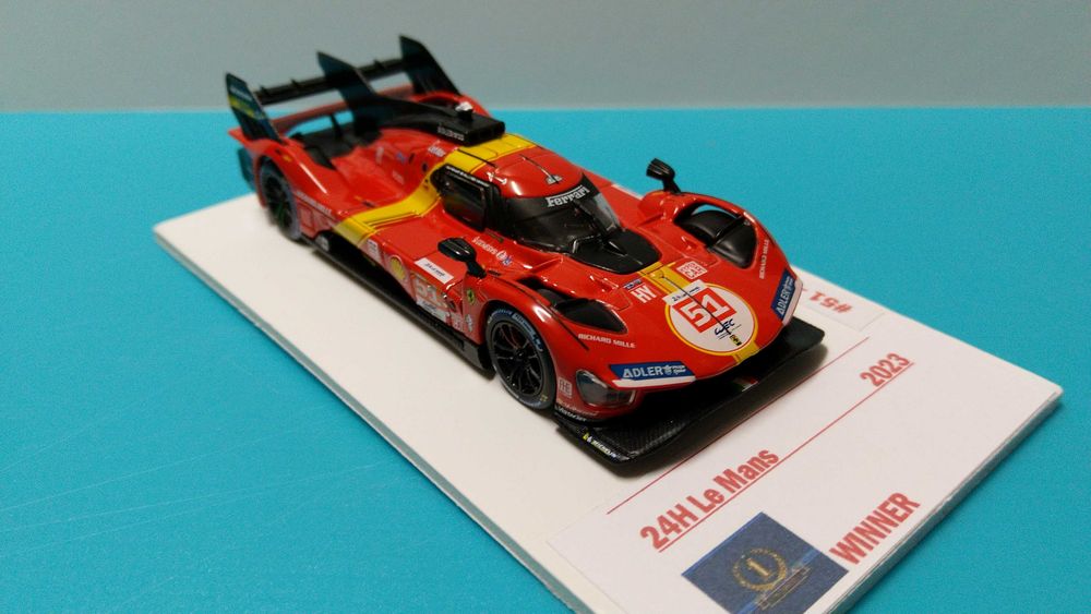 Ferrari 499P HyperCar #51 - Winner 24h Le Mans 2023: Miniatura Bburago  escala 1/43