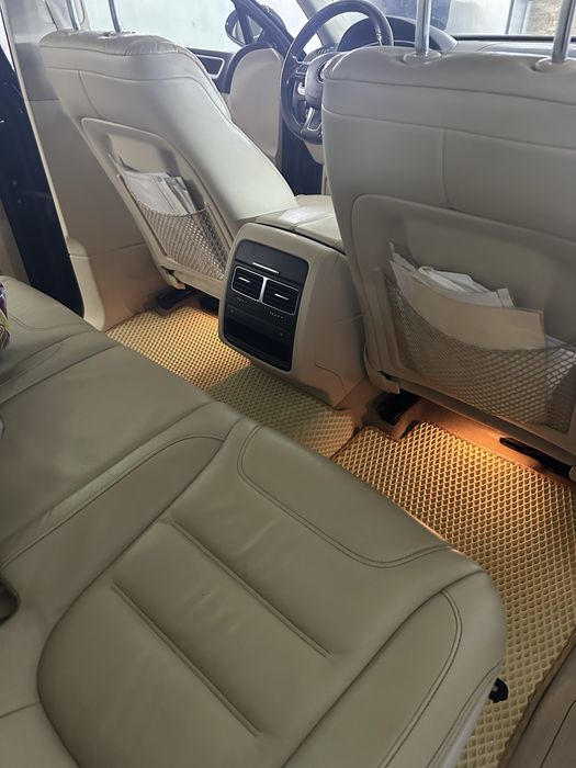 Продам  власний автомобіль WV Touareg