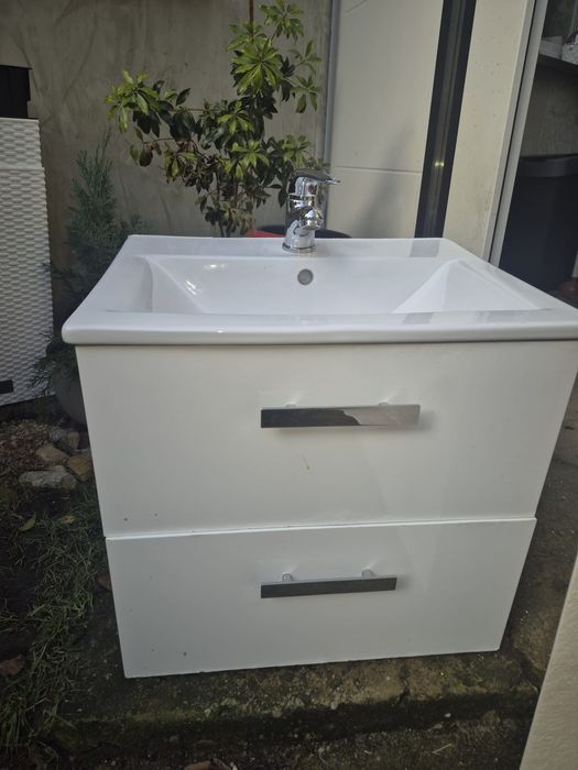 Szafka z umywalką