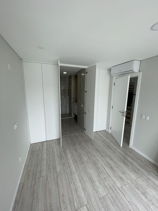 Particular - Moradia T4 com Piscina