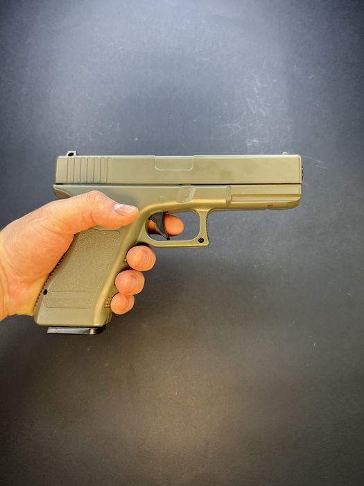 Металевий Глок 17 gen.3 — модель V20 tan (іграшка)