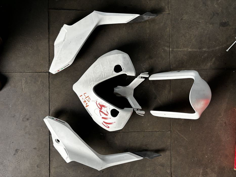 Пластик Ducati supersport 939