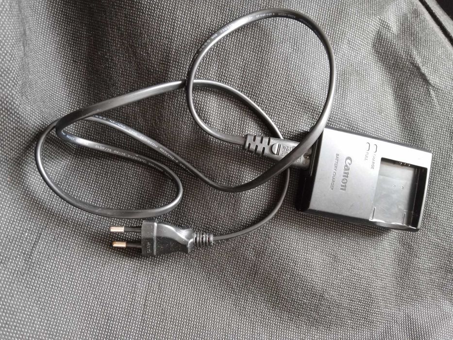 Carregador de Bateria CANON CB 2LFE