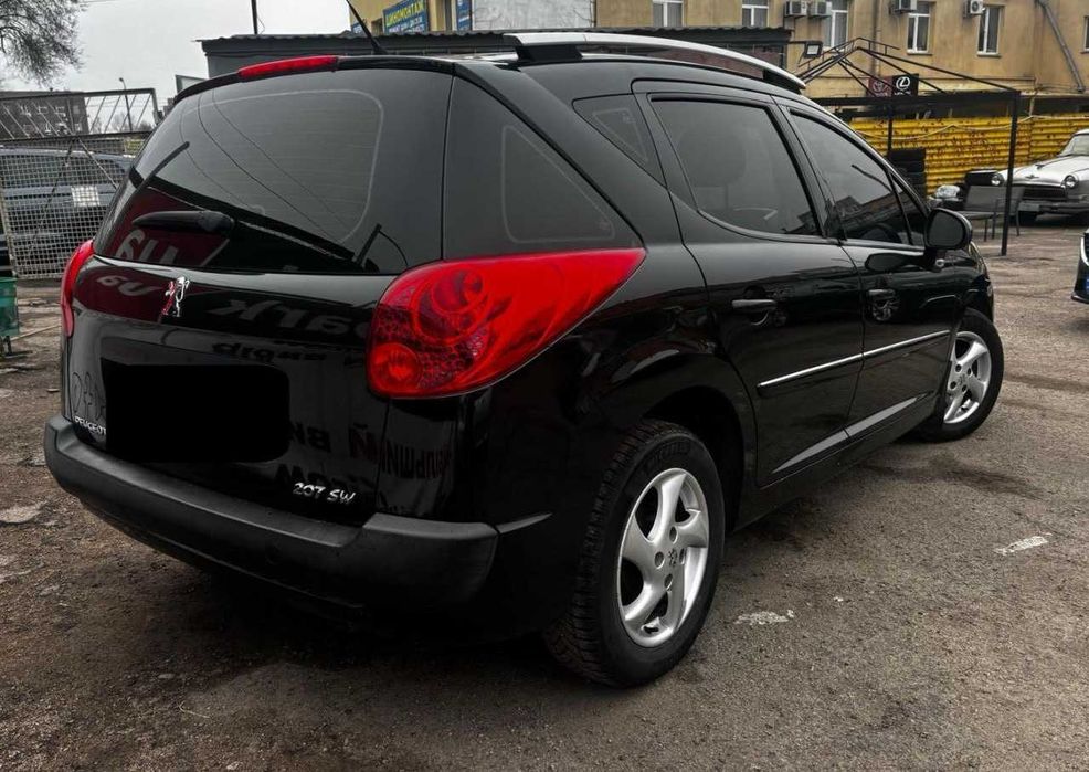 Продам Пежо 207 2012