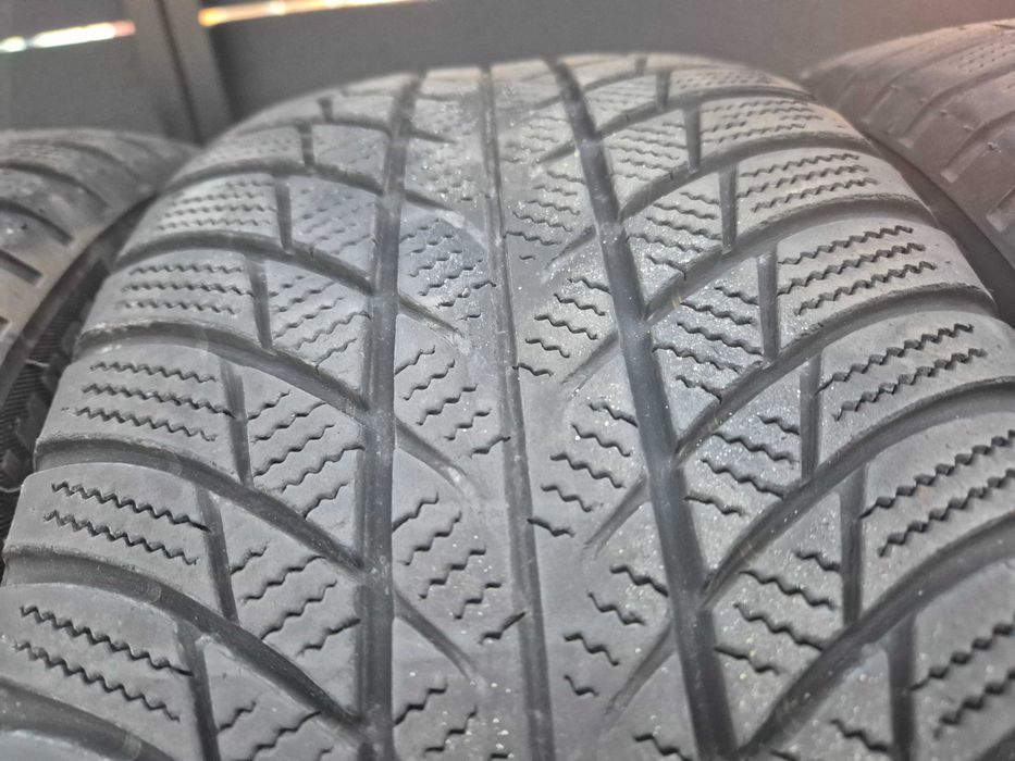 Bridgestone Blizzak LM001 225/50r17 Blizzak LM001 N3935