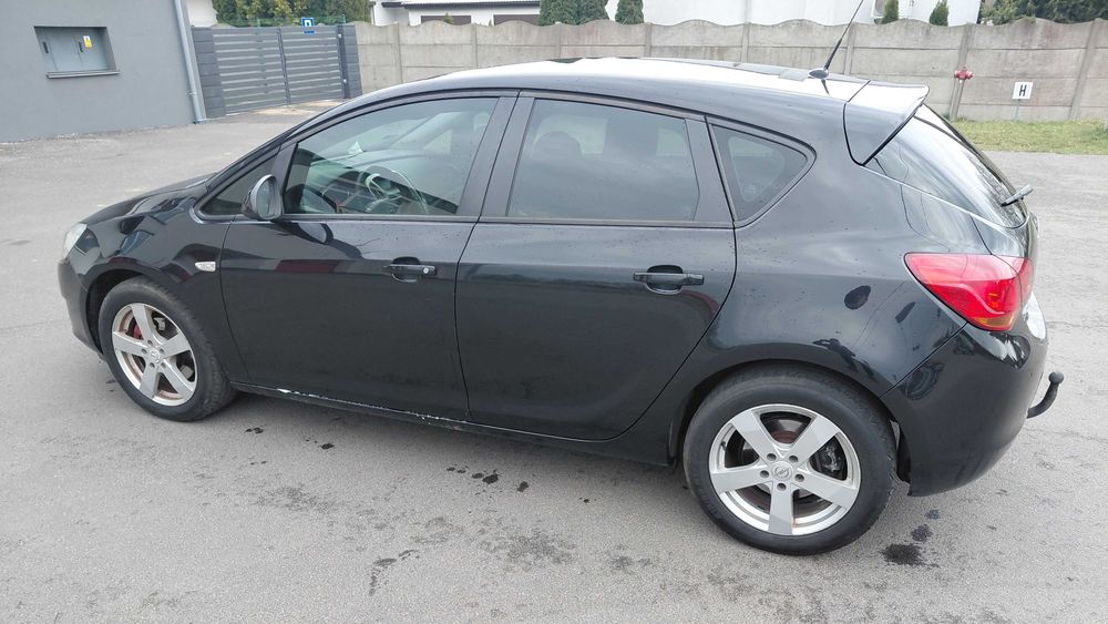 Opel Astra J 1.7 CDTI 125km.
