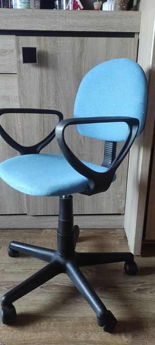 Fotel biurowy dziecięcy niebieski