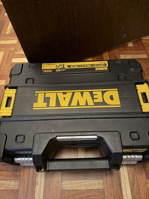 DeWalt D25333K 950W — Novo, Nunca Usado, com Mala Original