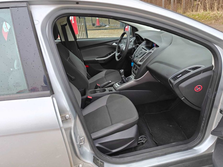 Ford focus mk3 kombi 1.6 16v 105ps super stan