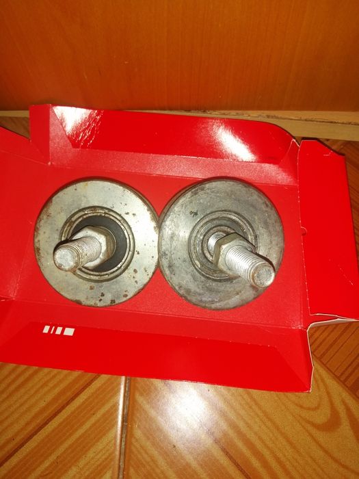 4 rolamentos ou rodas  para portões  de correr novos.