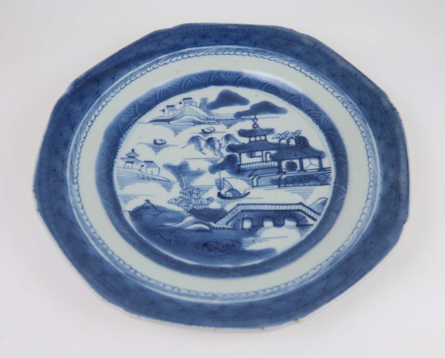 Prato Cantão porcelana da China Séc. XVIII