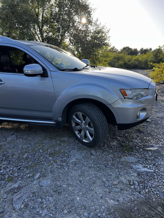 Mitsubishi outlander XL2010 rest 4wd