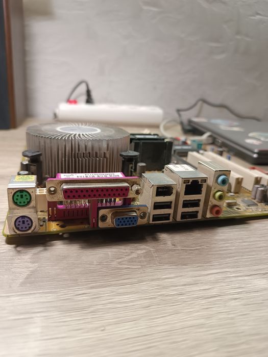 Материнська плата ASUS P5VD2-MX (Socket 775, mATX)