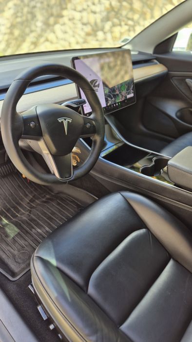 Tesla Model 3
Standard Range Plus RWD