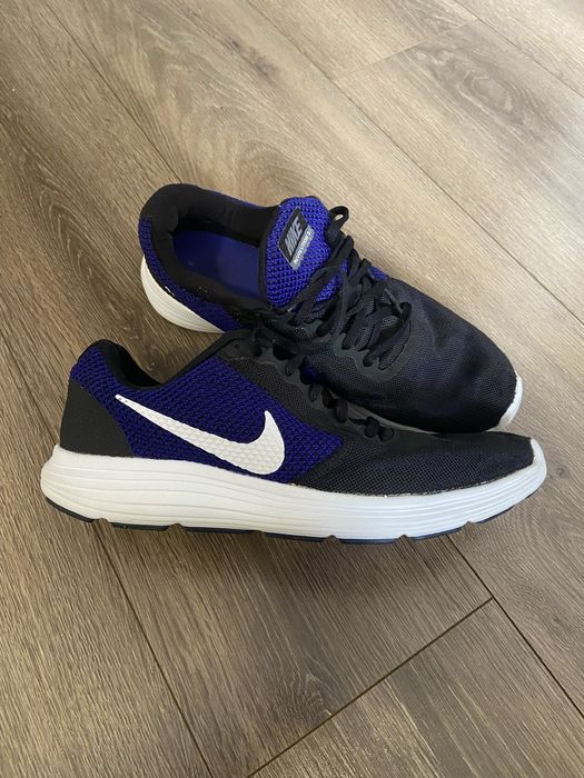 Кросівки Nike Revolution 5