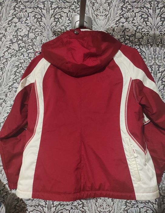 Гірнолижна куртка. Лижна курточка