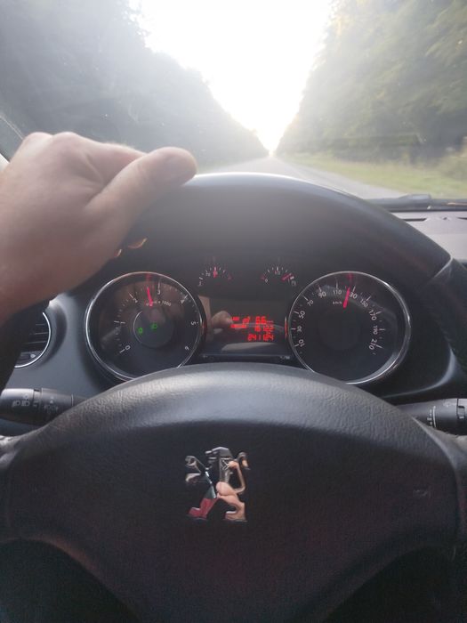 Продам Пежо 3008