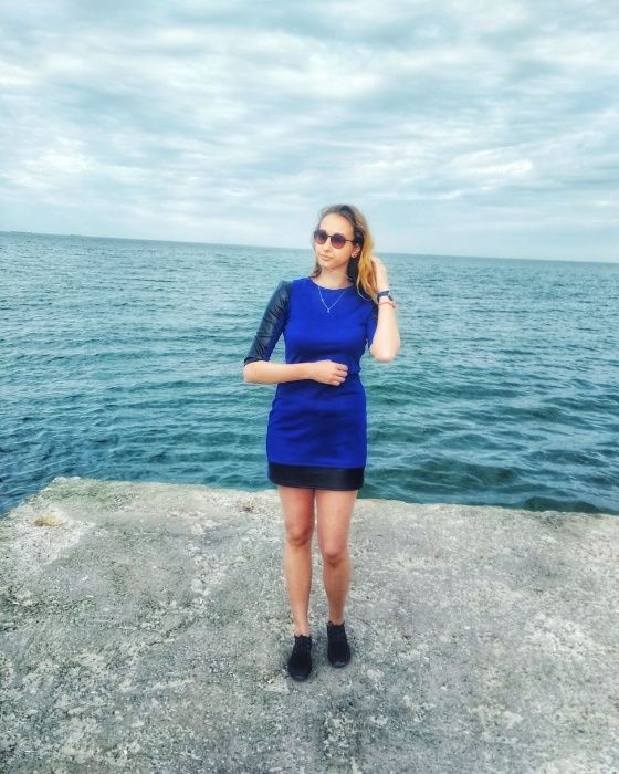 шикарне плаття з  кожаними вставками Oodji