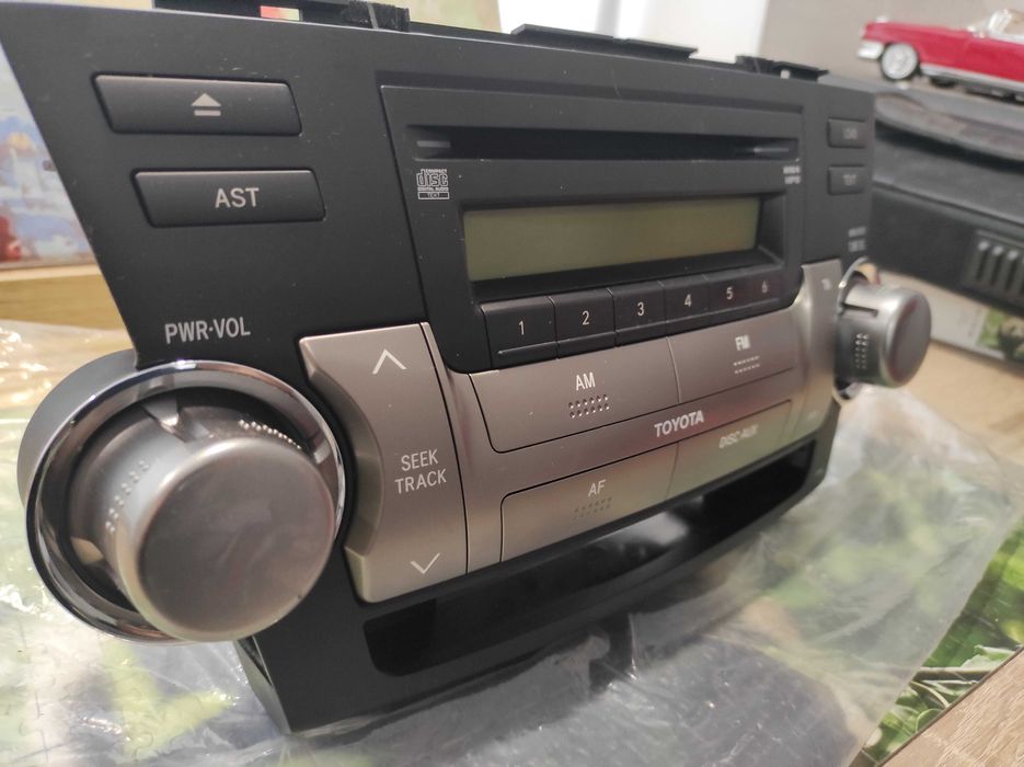 Штатна магнітола Toyota Highlander 2012 (маленький пробіг)