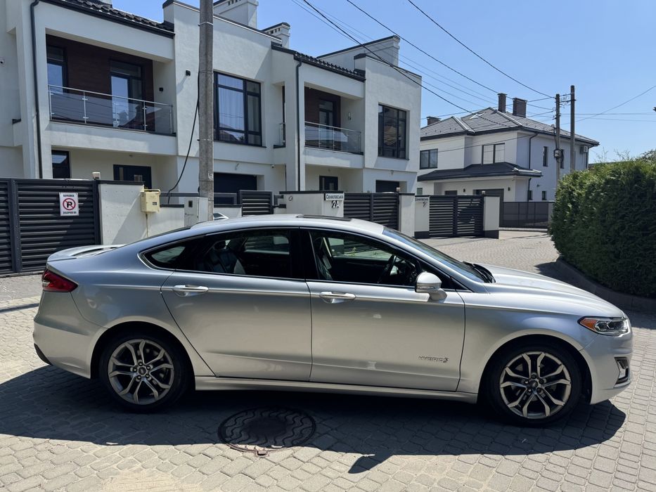 Ford Fusion 2019 VIN 3FA6P0RU0KR273928 фото оголошення 4 з 24
