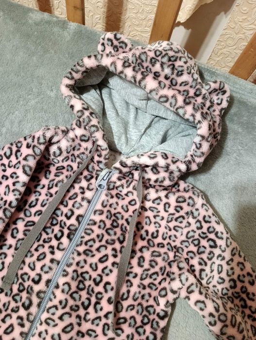 Два теплых махровых человечка