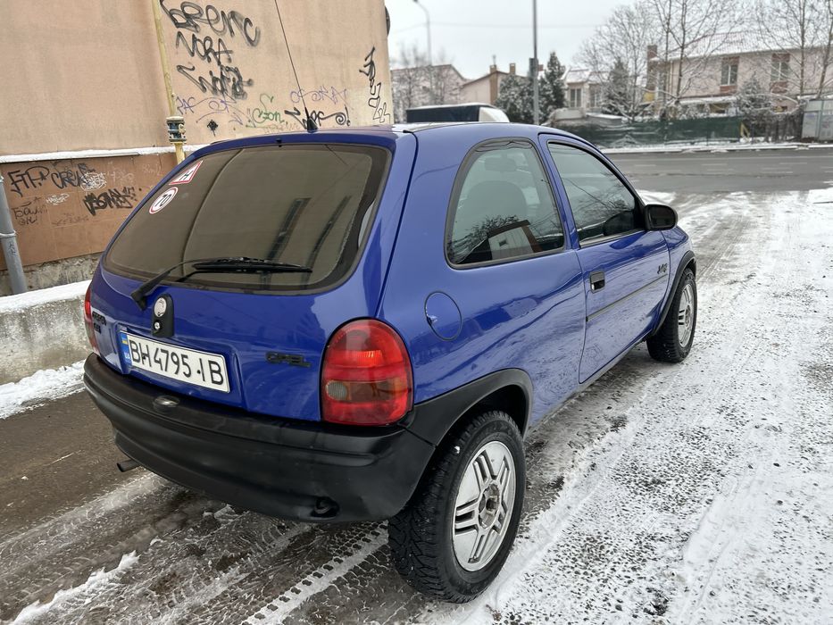 Opel Corsa 1996 avtomat Газ бензин