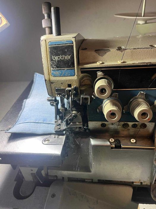 Overlock przemysłowy Brother 600