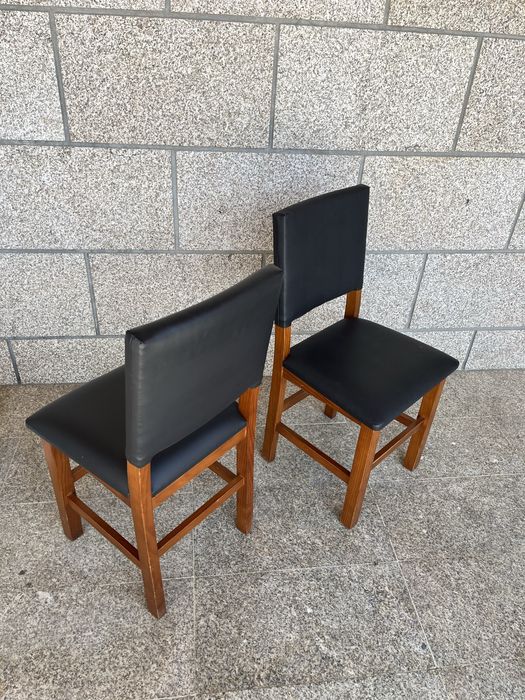 4 Cadeiras almofadadas