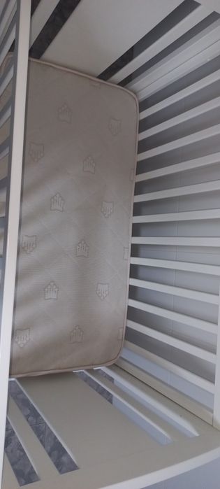 Berço com colchão