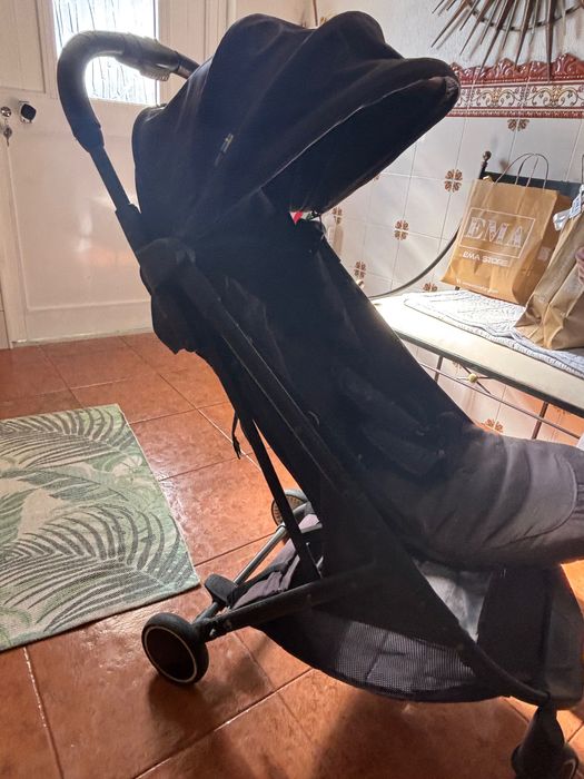 Carrinho bebe bastante pratico