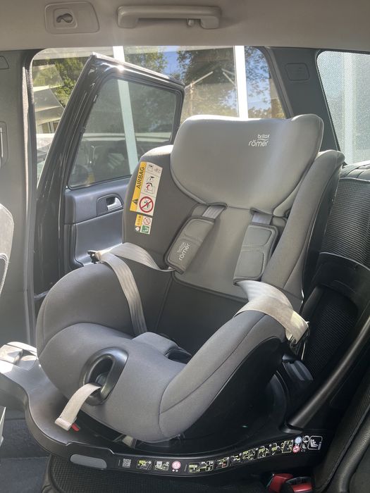 Cadeira Auto Britax Römer Dualfix M i-Size 360º com proteção SICT