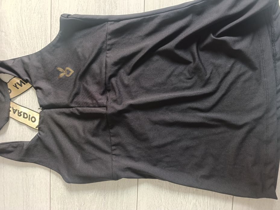 Top sportowy na ramiączkach cardio bunny s złote elementy 36