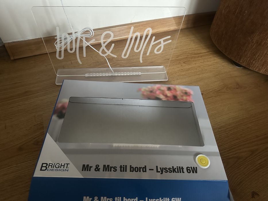 MR & MRS  napis neon do postawienia
