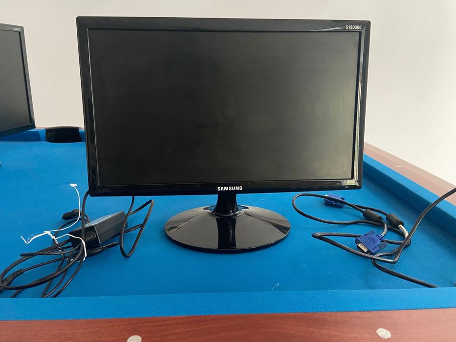 Monitor Samsung 18,5” (modelo S19D300NY)