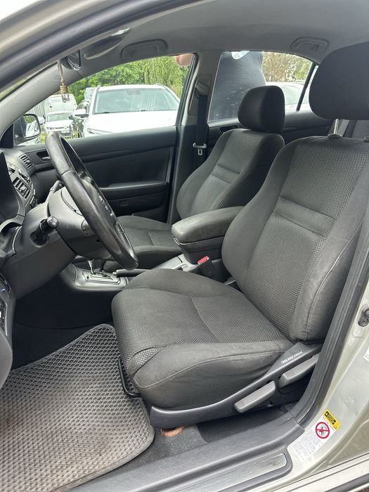 Toyota Avensis! Автомат! 2.0!