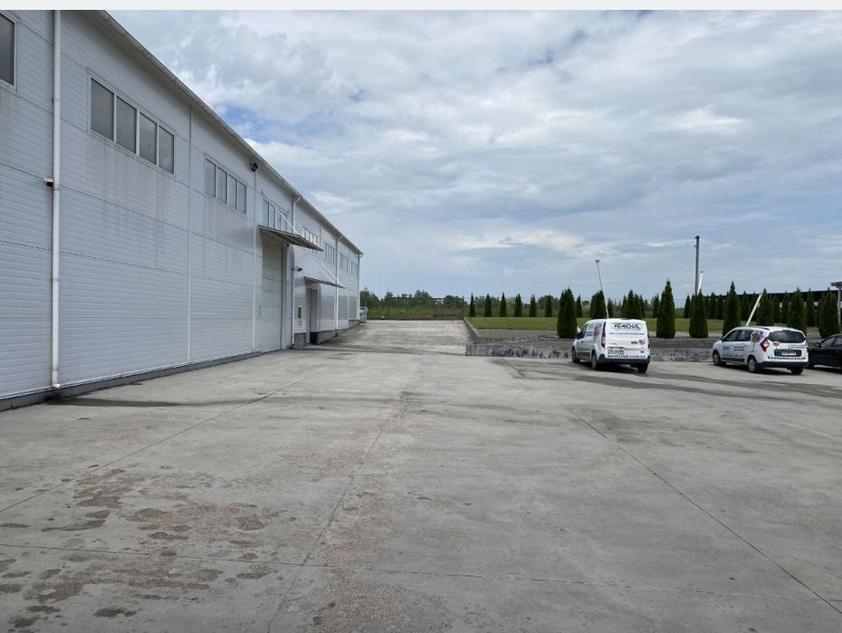 Фасад .Продам 40 соток під комерцію